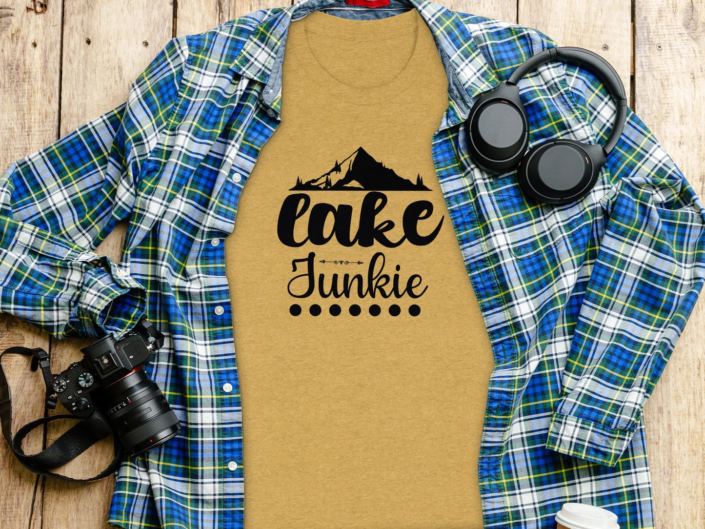 Lake Junkie Nature Lover Mountain Graphic Adventure T-Shirt