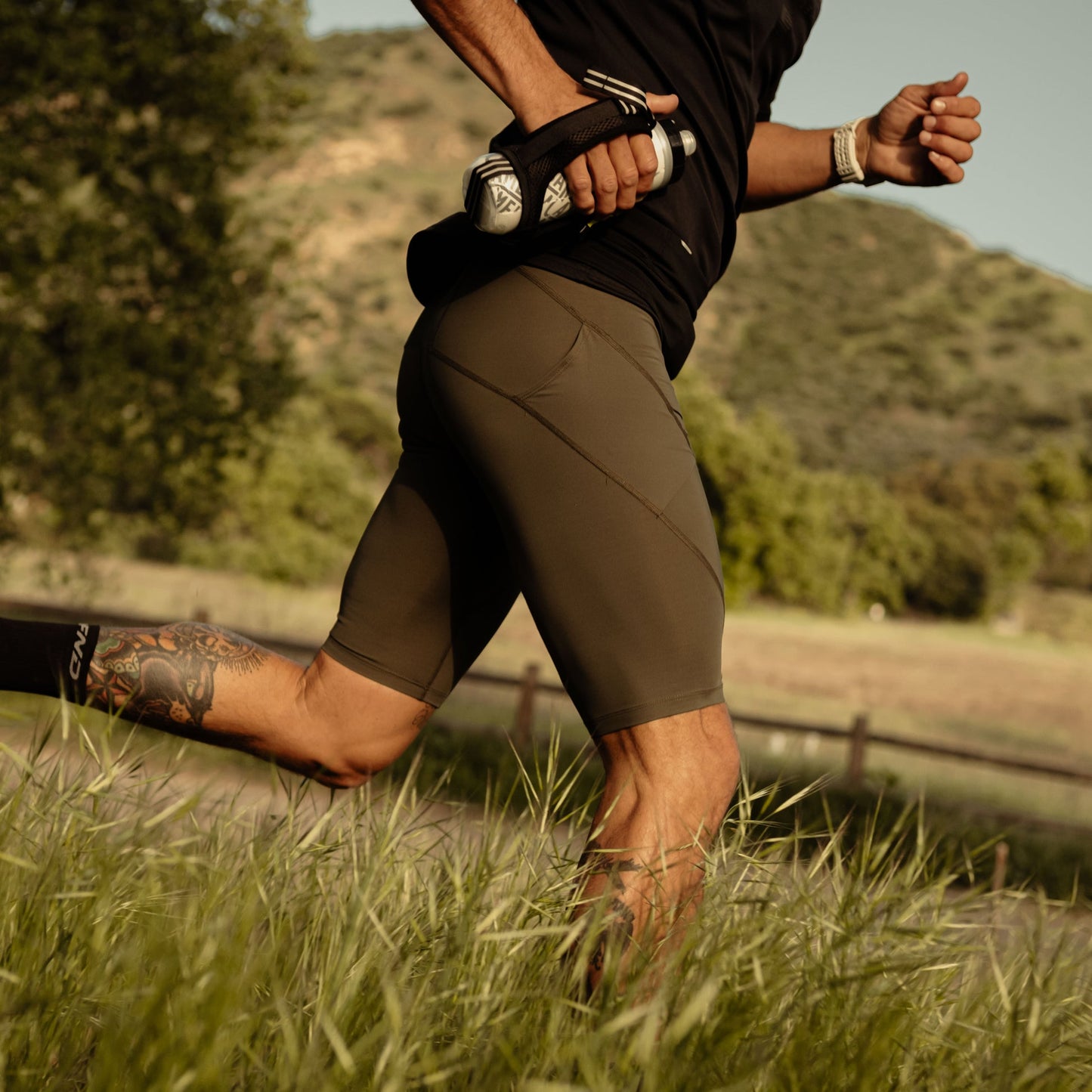 ACTIVE Ax COMPRESSION SHORTS